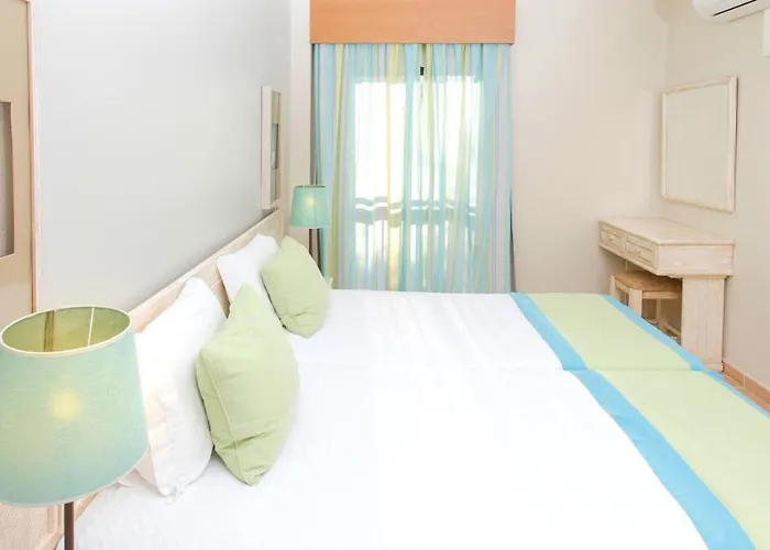 Alfagar Village Aparthotel 3*