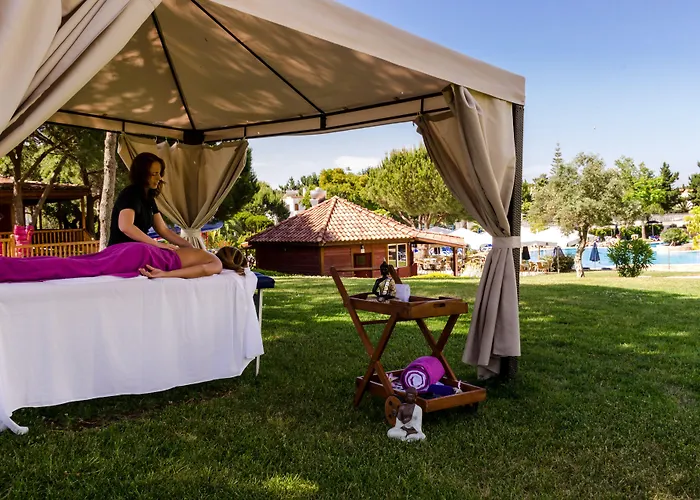 Aparthotel Alfagar Village